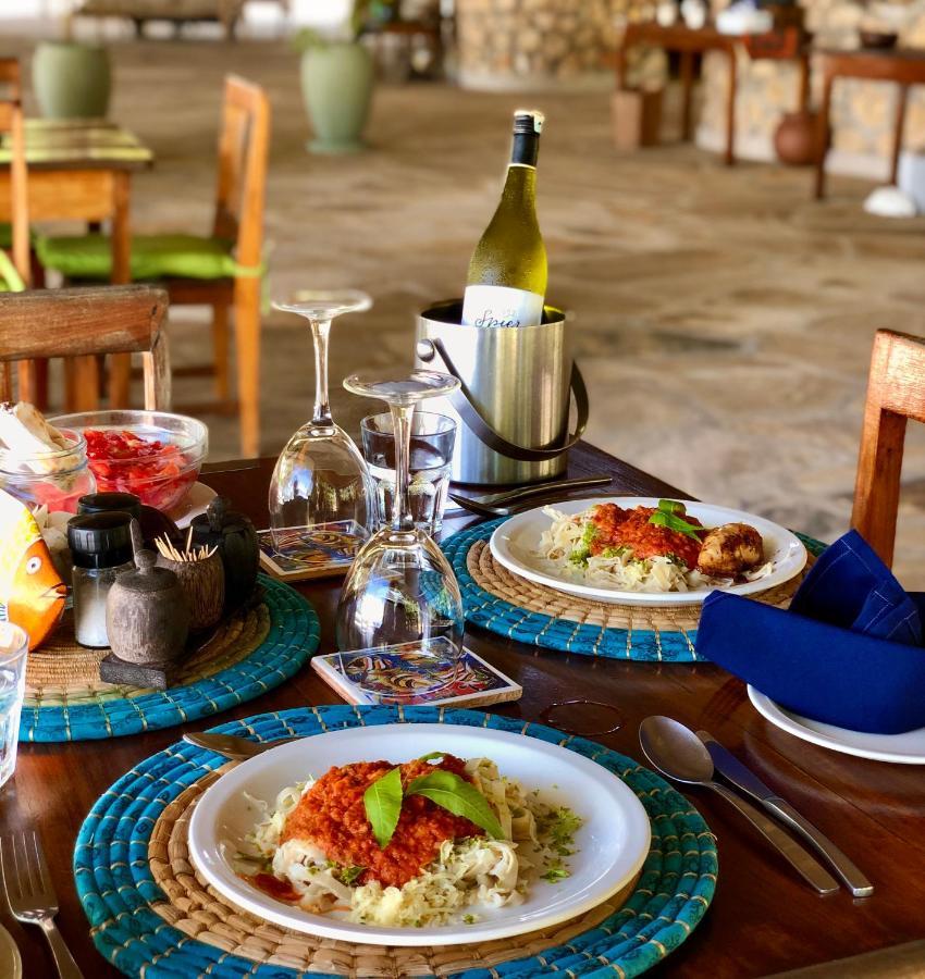 Emayani Beach Lodge Pangani Eksteriør billede