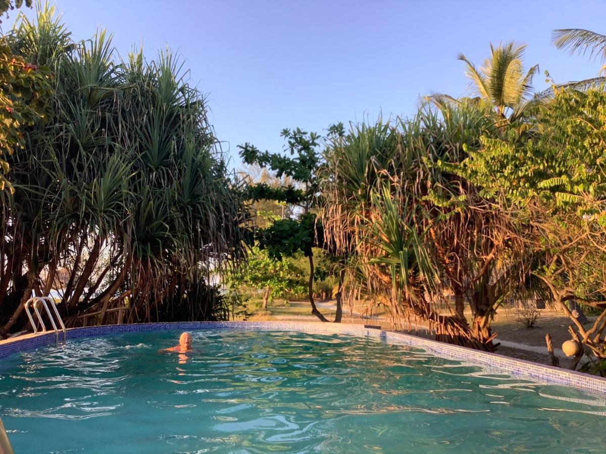 Emayani Beach Lodge Pangani Eksteriør billede