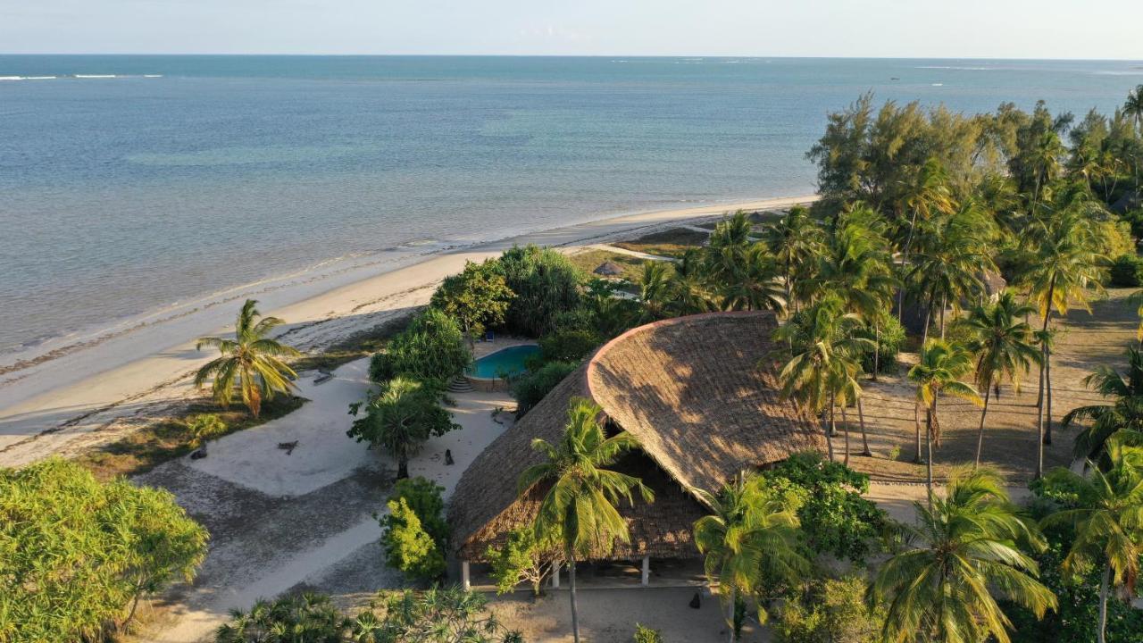 Emayani Beach Lodge Pangani Eksteriør billede