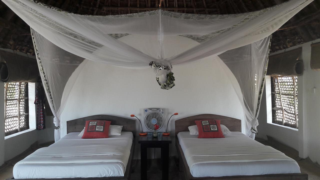 Emayani Beach Lodge Pangani Eksteriør billede