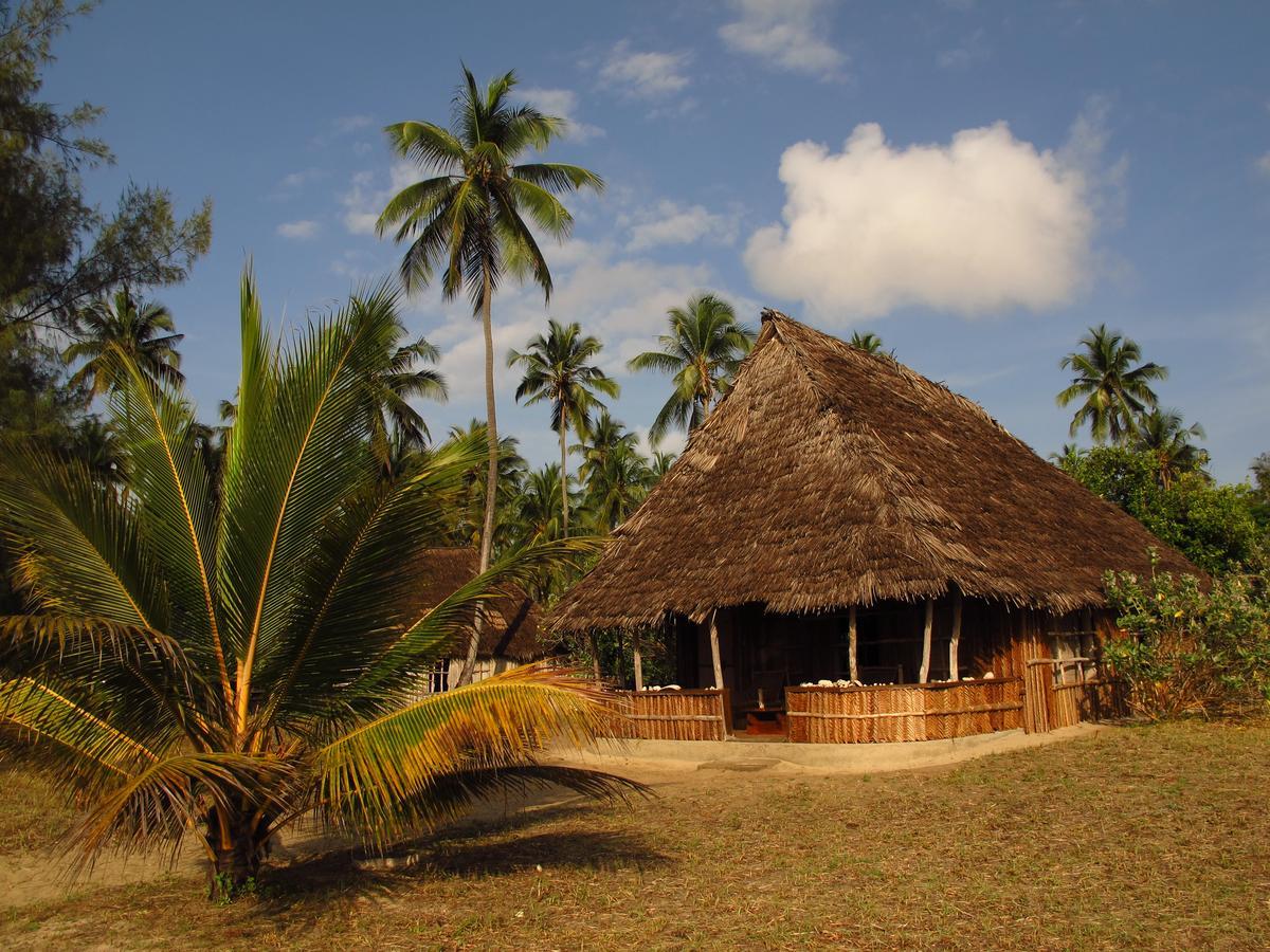 Emayani Beach Lodge Pangani Eksteriør billede