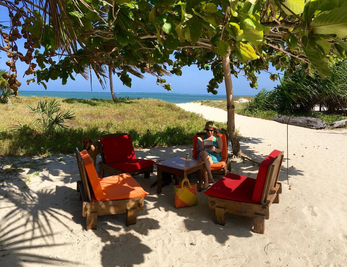 Emayani Beach Lodge Pangani Eksteriør billede