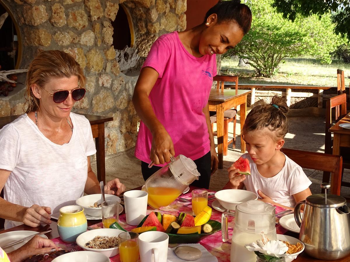 Emayani Beach Lodge Pangani Eksteriør billede