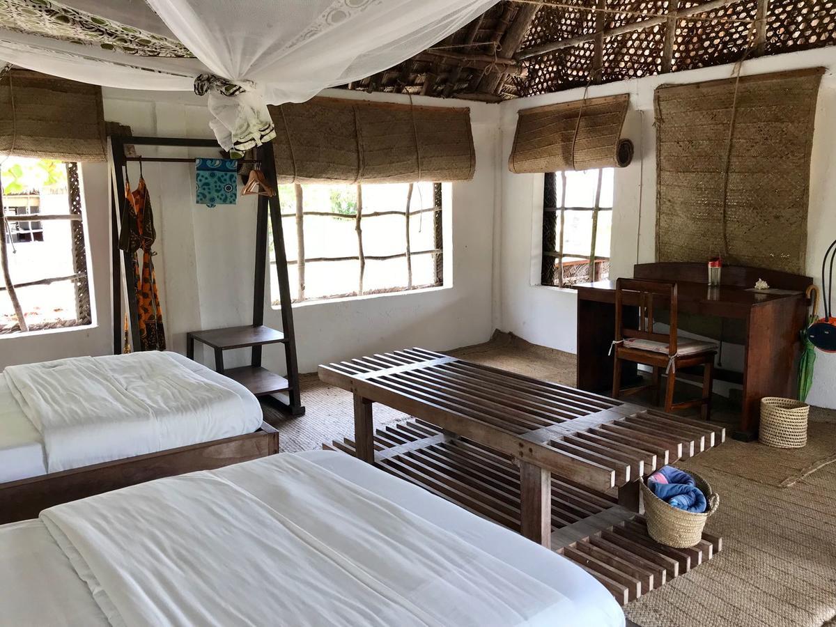 Emayani Beach Lodge Pangani Eksteriør billede