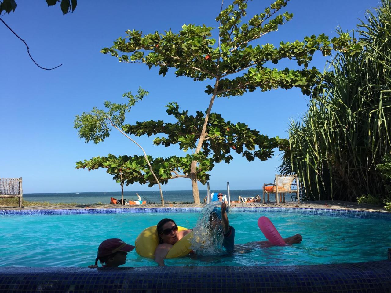 Emayani Beach Lodge Pangani Eksteriør billede